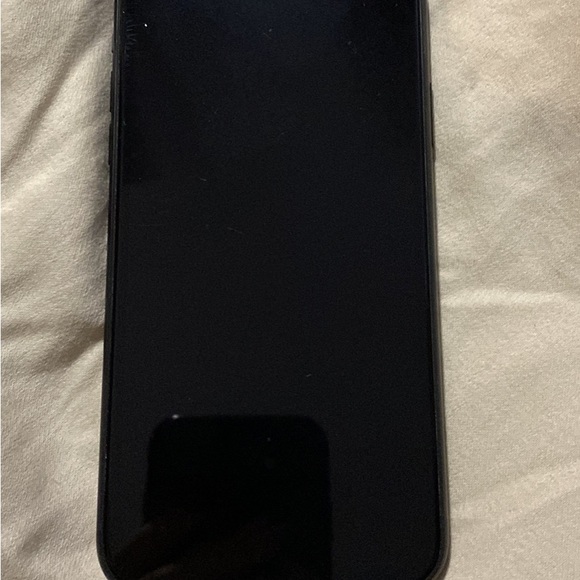 Used but like new IPhone XR selling for 340 - Picture 2 of 7